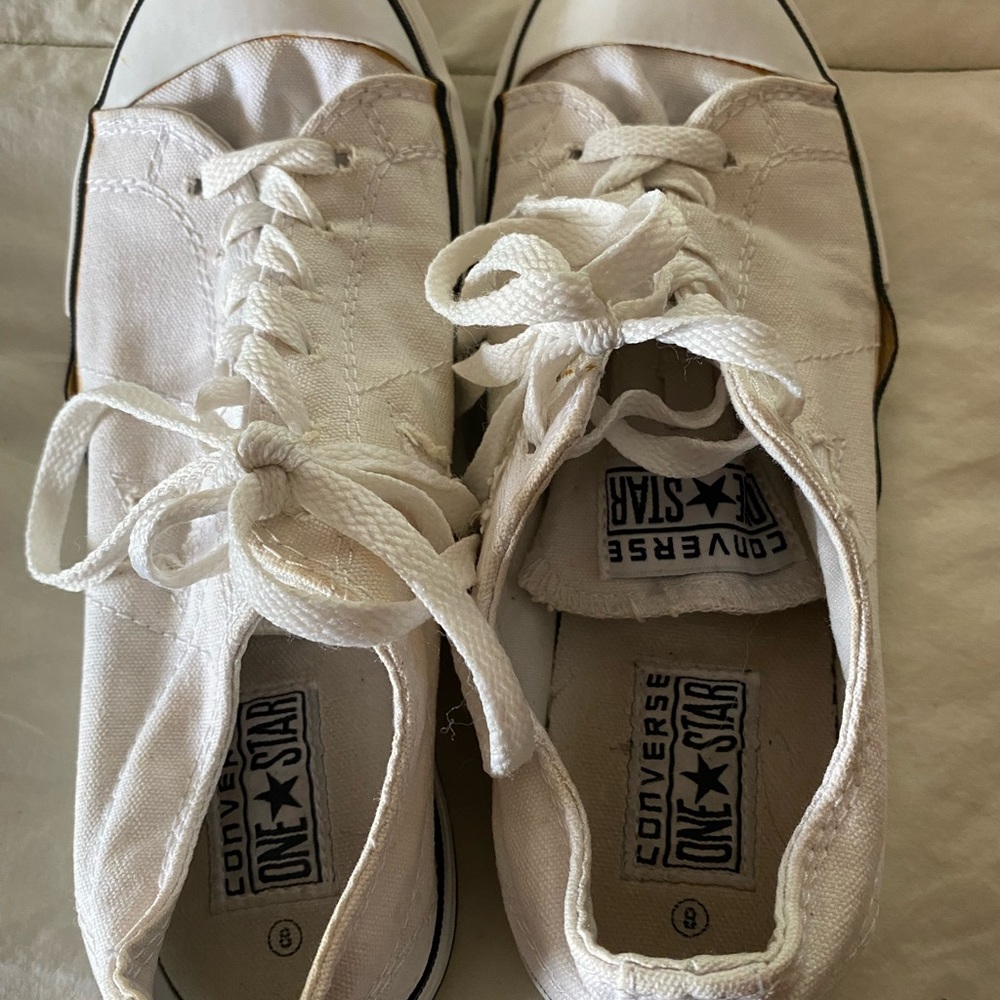 Converse One Star Unisex Ox Sneakers in White Size 8 womens 6.5 mens